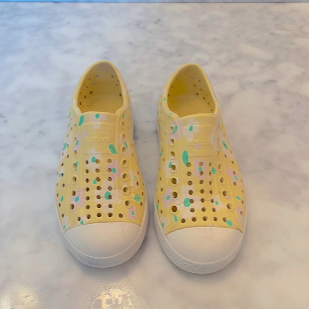 Natives | Yellow Floral - size 10